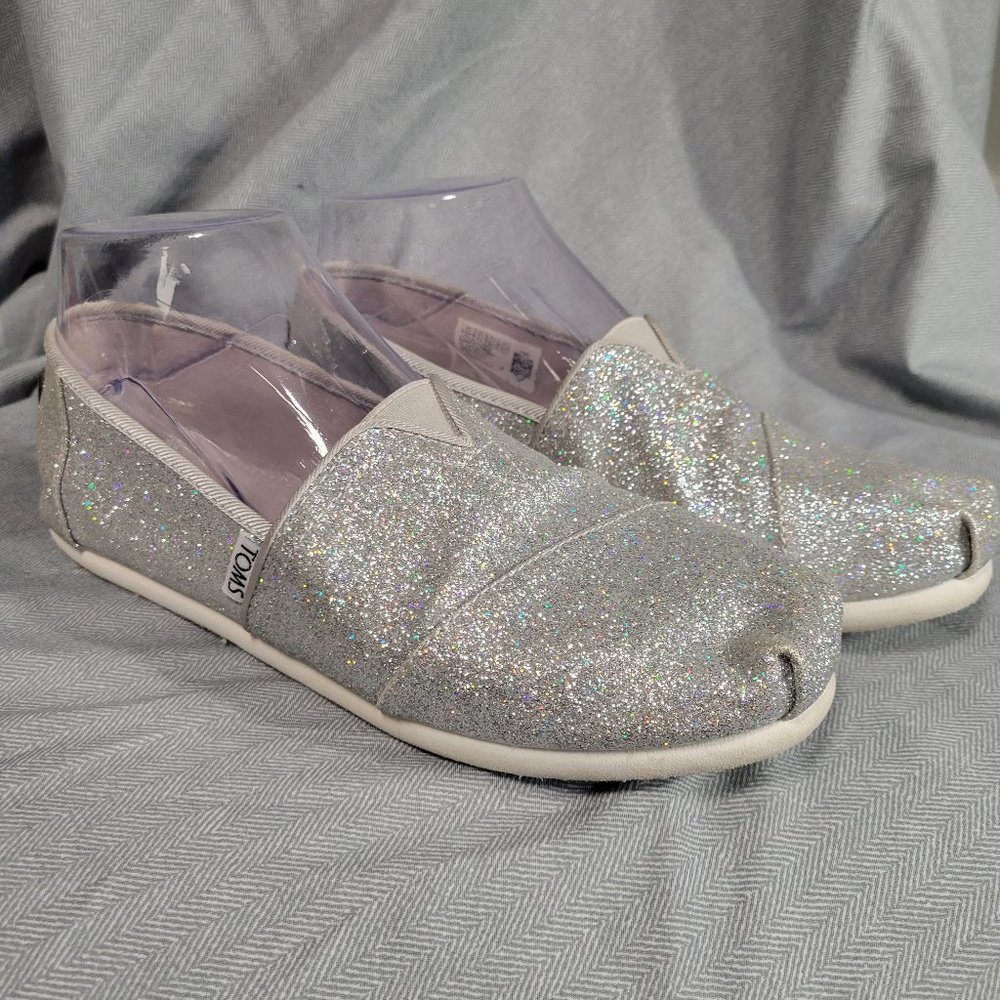 TOMS Glitter canvas shoe NWOT